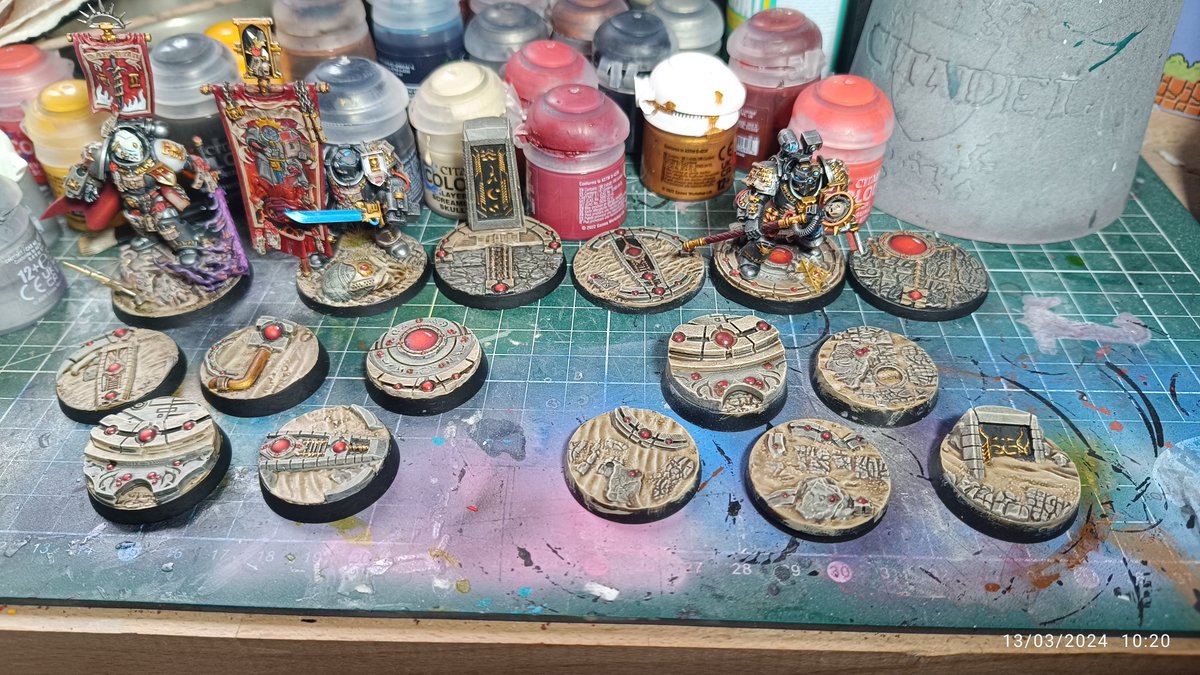 Today, we basing ! 
#WarhammerCommunity #WIPWednesday #GreyKnights #Warhammer40k
