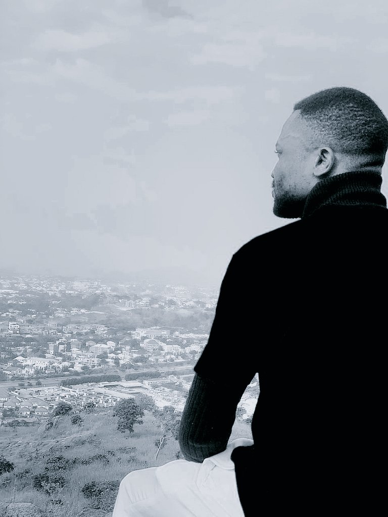 iamifeanyichuks's tweet photo. Life's journey is like a flight, with every choice presenting a new bird's eye view. Take advantage of this higher perspective or vantage point. 
That's where clarity meets possibility.
 
🦅#LifeView https://t.co/8yTYcioS2B