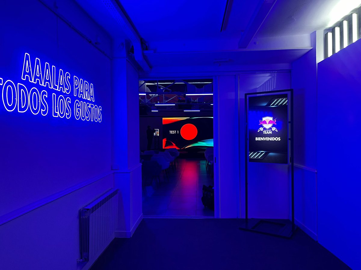 Phygital Gallery tweet media