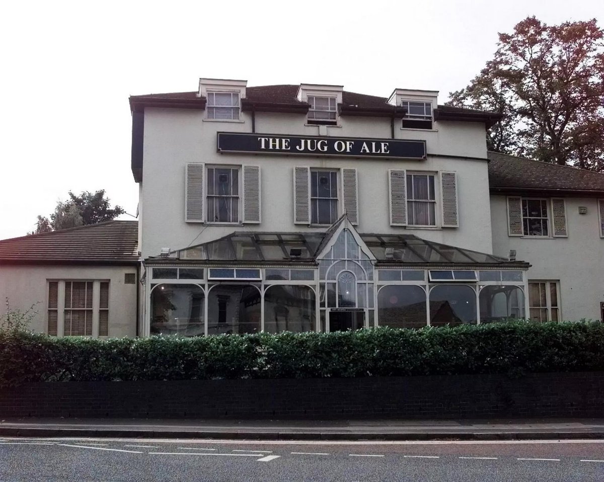 Good Morning folks! The Jug of Ale pub, Alcester Road, Moseley. Home to an incredible amount of gigs in the 90s (& early 00s). Who was there? Any particularly memorable gigs? I saw Delta, Dub War, Out of My Hair, Dog Food, Novak, Rachel's Basement, Whiteout...