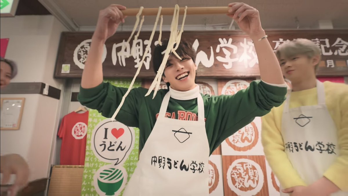 0120junk_i's tweet photo. 中盤から異常に麺棒にうどん垂れさせてて愛おしい https://t.co/lAQt32FrXg