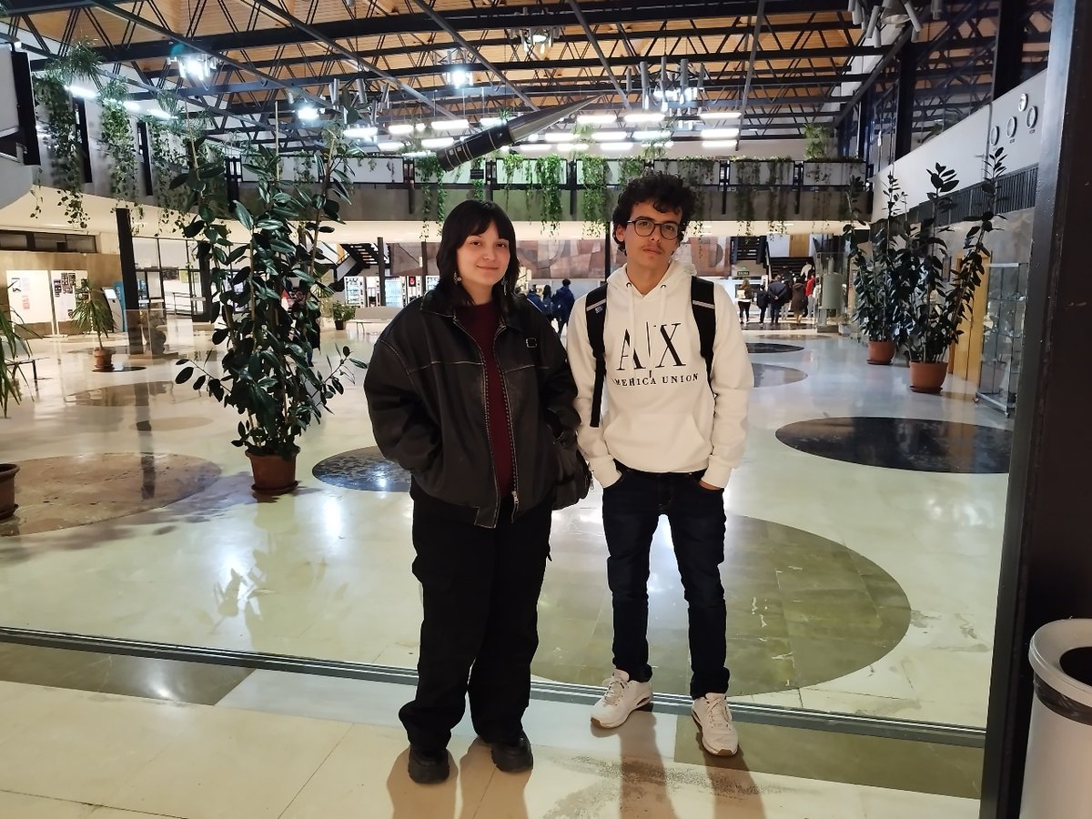 trevenqueies's tweet photo. El pasado viernes se celebró la Olimpiada de Física en la Facultad de Ciencias de Granada. Nuestra felicitación y agradecimiento a Catalina y Jorge por participar en esta edición. https://t.co/Blez9JCATE