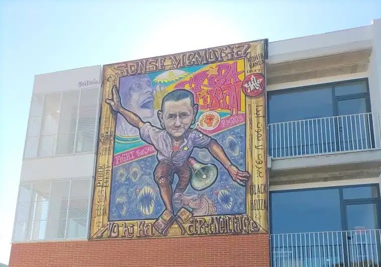 Jorge57603967's tweet photo. Profesores del colegio Joan Fuster en Bellreguart (Valencia) imputados con "enaltecimiento del terrorismo" por exponer un mural con un dibujo de Fermin Muguruza. Tendrán que declarar el próximo 26 de marzo. Elkartasun osoa Euskal Herriatik! https://t.co/MpEyuZNhXd