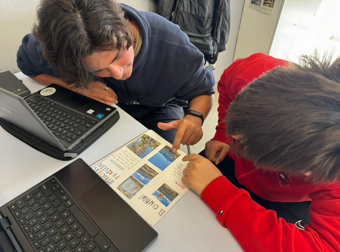 escolaanoia's tweet photo. 🌟 Els nostres alumnes de 2n estan immersos en la creació d'una agència turística per  promocionar el Conflent. 🏞️ No et perdis les seves brillants idees i el seu esforç en aquest emocionant treball de síntesi! #TurismeConflent #CreativitatEducacional 🎨✨ https://t.co/BCwUIL7sr8