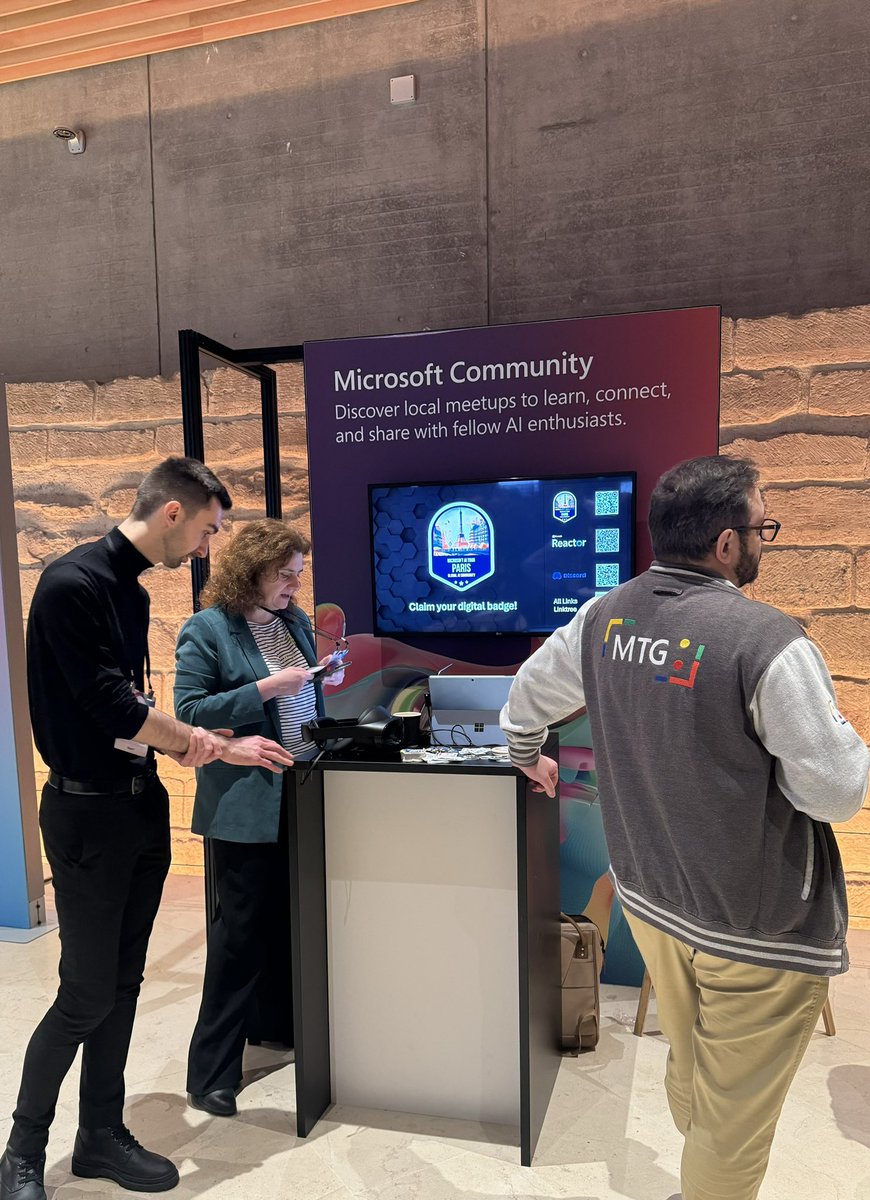 🤝 Venez rencontrer les communautés Microsoft présentent à l’AI Tour : <a href="/aOSComm/">aMP Community➡️#aMPDubai 🇦🇪</a>, <a href="/mtg_france_org/">MTG:France</a>, <a href="/BizFrench/">Biz Apps French Community</a>, <a href="/ClubPowerBI1/">Club Power BI</a> et bien d'autres ! #MSAITour #Paris