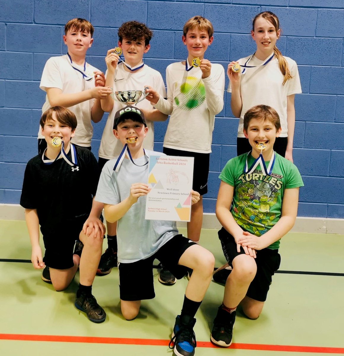 Newtown Primary School progress through to the Border Primary Basketball Finals, after a very exciting final match against Earlston Primary School at last night's Earlston Area Basketball Competition! Huge shoutout to all 10 teams for putting on such a great show! 🤩🏀