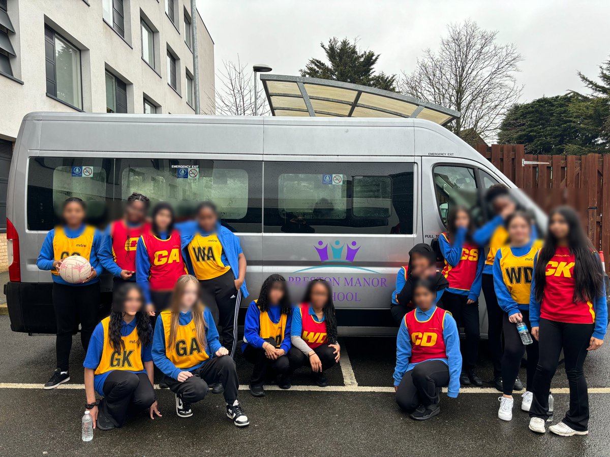 PrestonManorSch's tweet photo. Well done to our #Year8 netball girls who demonstrated courage and confidence by playing against the Year 9 @AlpertonCS team. A special shoutout to Denisa B and Eden F for earning โPlayers of the Matchโ for their teams!๐๐๐คฉ
#KS3 #Ambition #Excellence #FriendlyFixture #Netball https://t.co/r9PTLkDyhJ