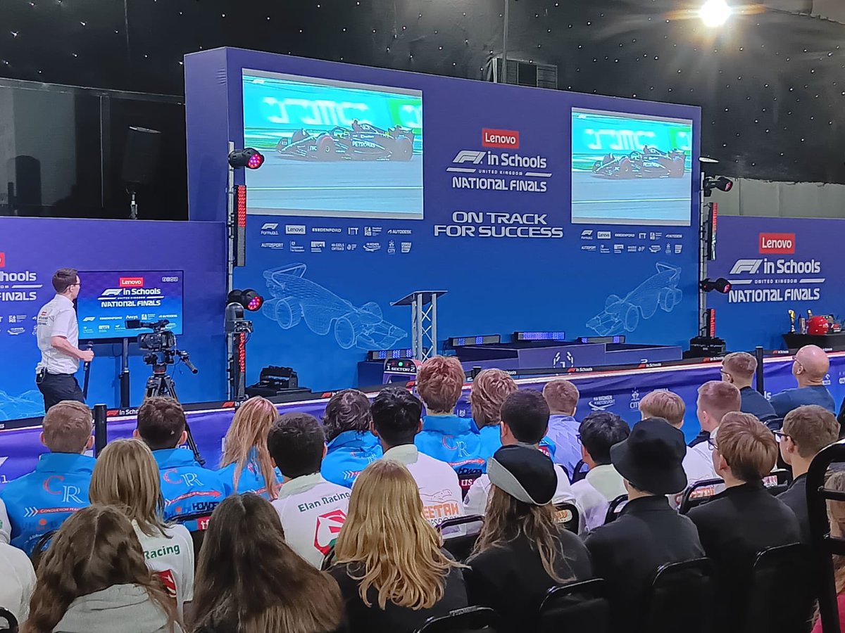 WGSBDesignTech's tweet image. The competition is underway! The students are ready! @wilmingtonboys