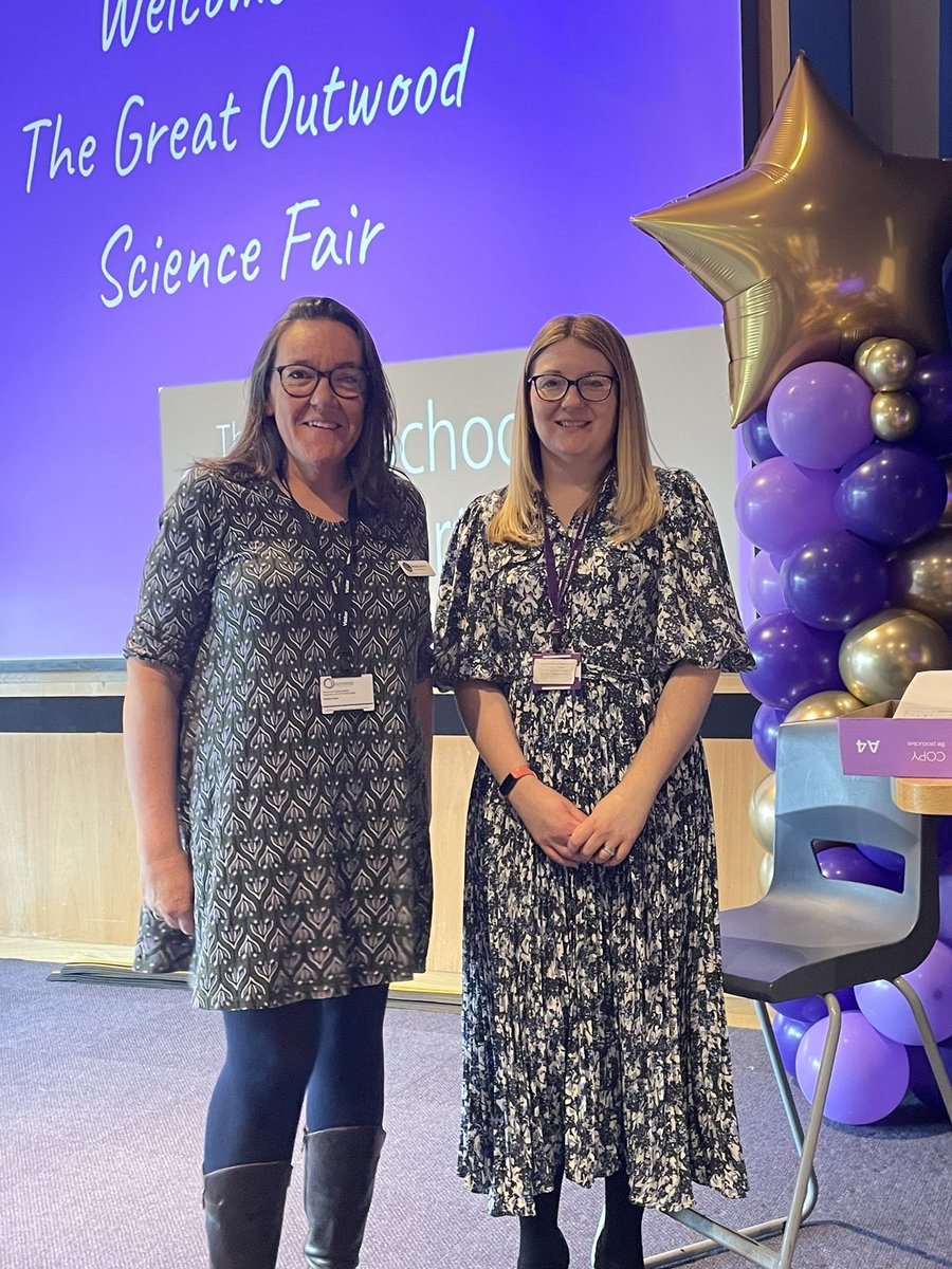 Excited to be here at @OGATrust to help judge their science fair! So many wonderful entries @ogdentrust @ScienceWeekUK