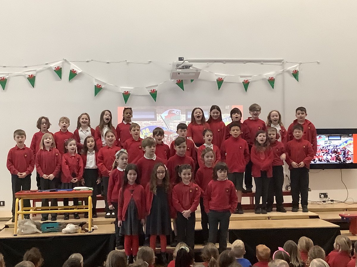 Diolch yn fawr Dosbarth Bedwen am wasanaeth hyfryd bore yma / Thank you Bedwen for a wonderful class assembly this morning @MissGattYGDS @missRSamuel #DSCynefin