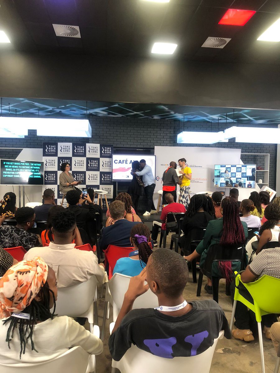 fakugesi's tweet photo. 🤖We kicked off the day with a debate Against AI and for AI. Our panelist had some great insights🤖
#CAFEAI #CreativeSector #technology #tshimologong #SACO https://t.co/zXLUsr0ViR