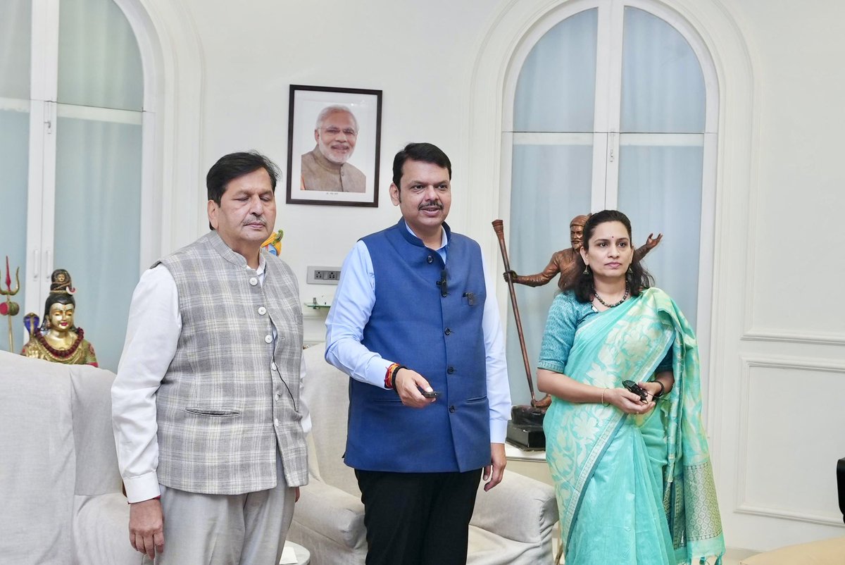 Dev_Fadnavis's tweet photo. 🕦 11.30am | 13-3-2024 📍 Meghdoot Bungalow, Mumbai | स.११.३० वा. | १३-३-२०२४ 📍  मेघदूत निवासस्थान, मुंबई.

🔸Inauguration of 100 “Aacharya Chanakya Skill Centers” out of 1000
🔸1000 पैकी 100 “आचार्य चाणक्य कौशल्य केंद्रांचे” उदघाटन

@MPLodha @GoM_SEEID
#Maharashtra #Mumbai #SkillDevelopment #SkilledMaharashtra