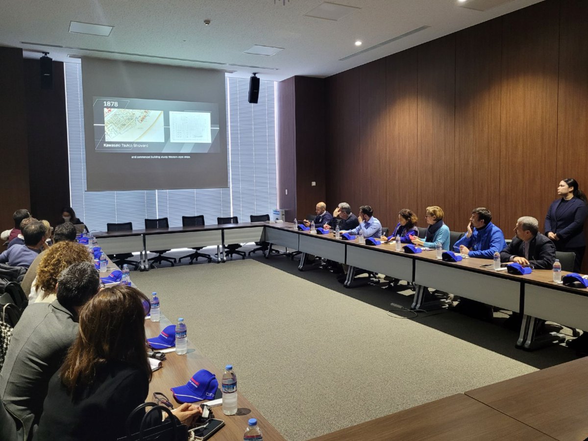 atevaltextil's tweet photo. #ATEVAL participa junto a las empresas Ferre y Campos Montaverner en la misión del proyecto @admantex2i a #Japón.
Ayer la delegación europea fue recibida por Kawasaki Heavy Industries, Ltd. en #Hyōgo y visitamos el #Akashi Robot Manufacturing Site y el #NishiKobe Robot Showroom. https://t.co/SaMjbDuFSD