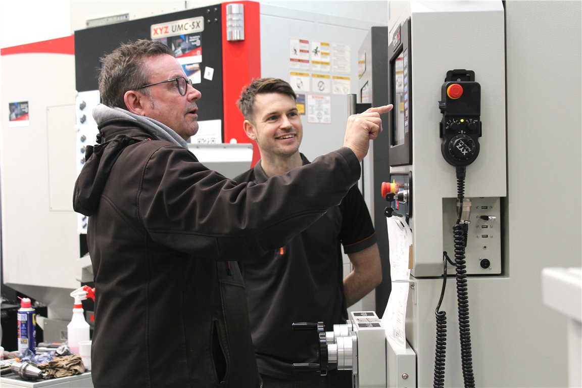 Ceratizit_Tools's tweet image. @XYZMachineTools are an important partner for us at the Tech Centre. 🤝

Last week, Julian from XYZ was training a couple of visitors on the XYZ RMX 3500, which has been newly installed at the Tech Centre. 💥⚙️

#cuttingtools #machining #xyzmachinetools #cncmachine