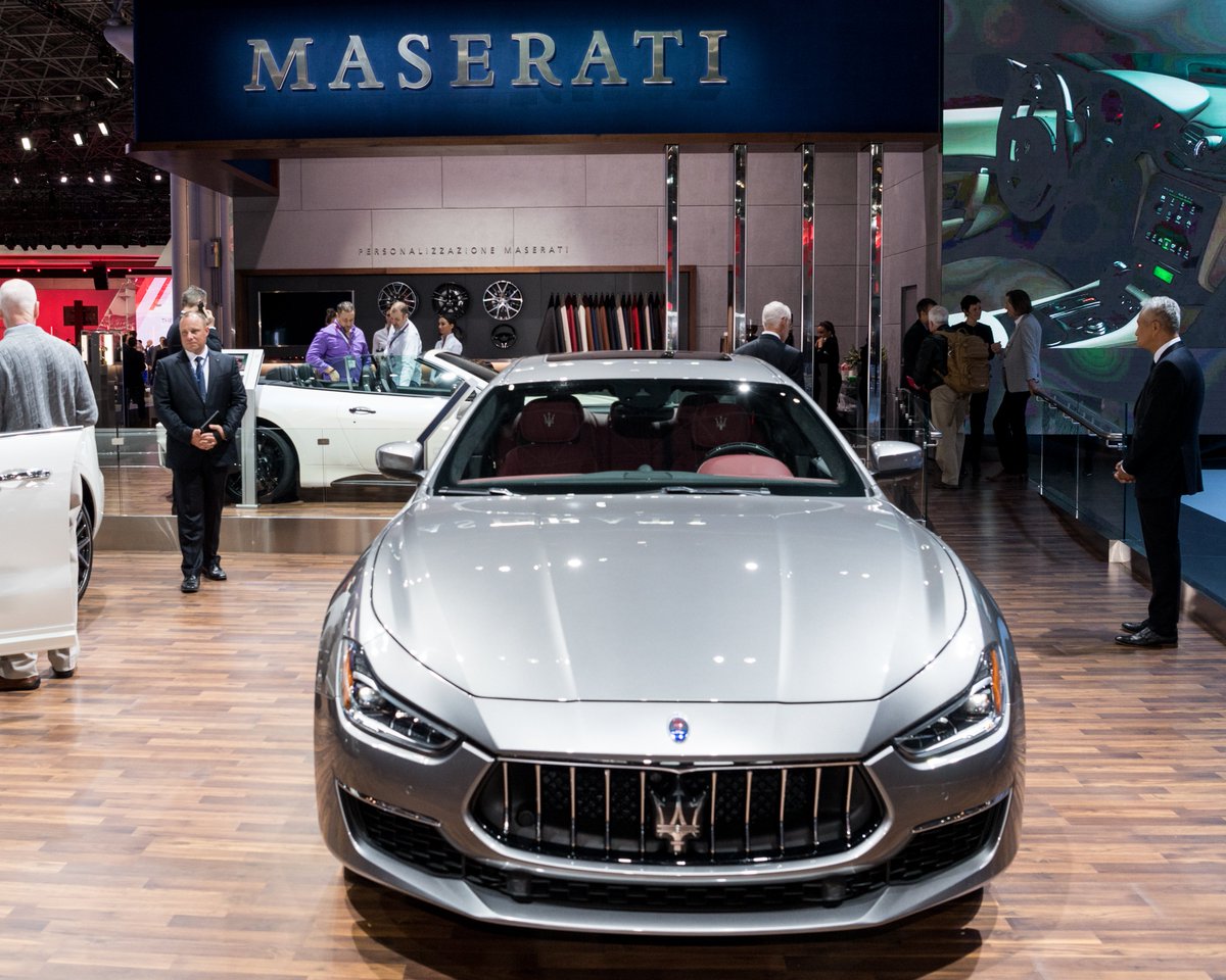 La_SER's tweet photo. 🔴 AMPLIACIÓN | La pareja de Ayuso no paga al Ayuntamiento los impuestos del Maserati y adeuda 6 multas de tráfico, según datos oficiales del Consistorio a los que ha accedido @MACamposP 

https://t.co/9Sk3CHqEnc https://t.co/2ZesgOG15H