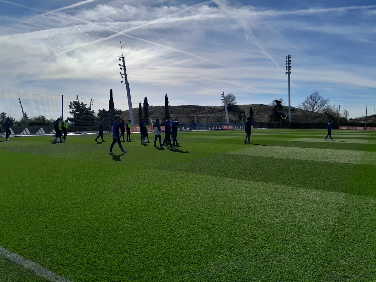 YugoUDS's tweet photo. 🙋 ¡Buenos días! Ya nos encontramos en la Ciudad Deportiva de Valdebebas. 

⚽ A las 12 horas, partido de entrenamiento - amistoso ante el Real Madrid C. https://t.co/8Hjzm7C3zF