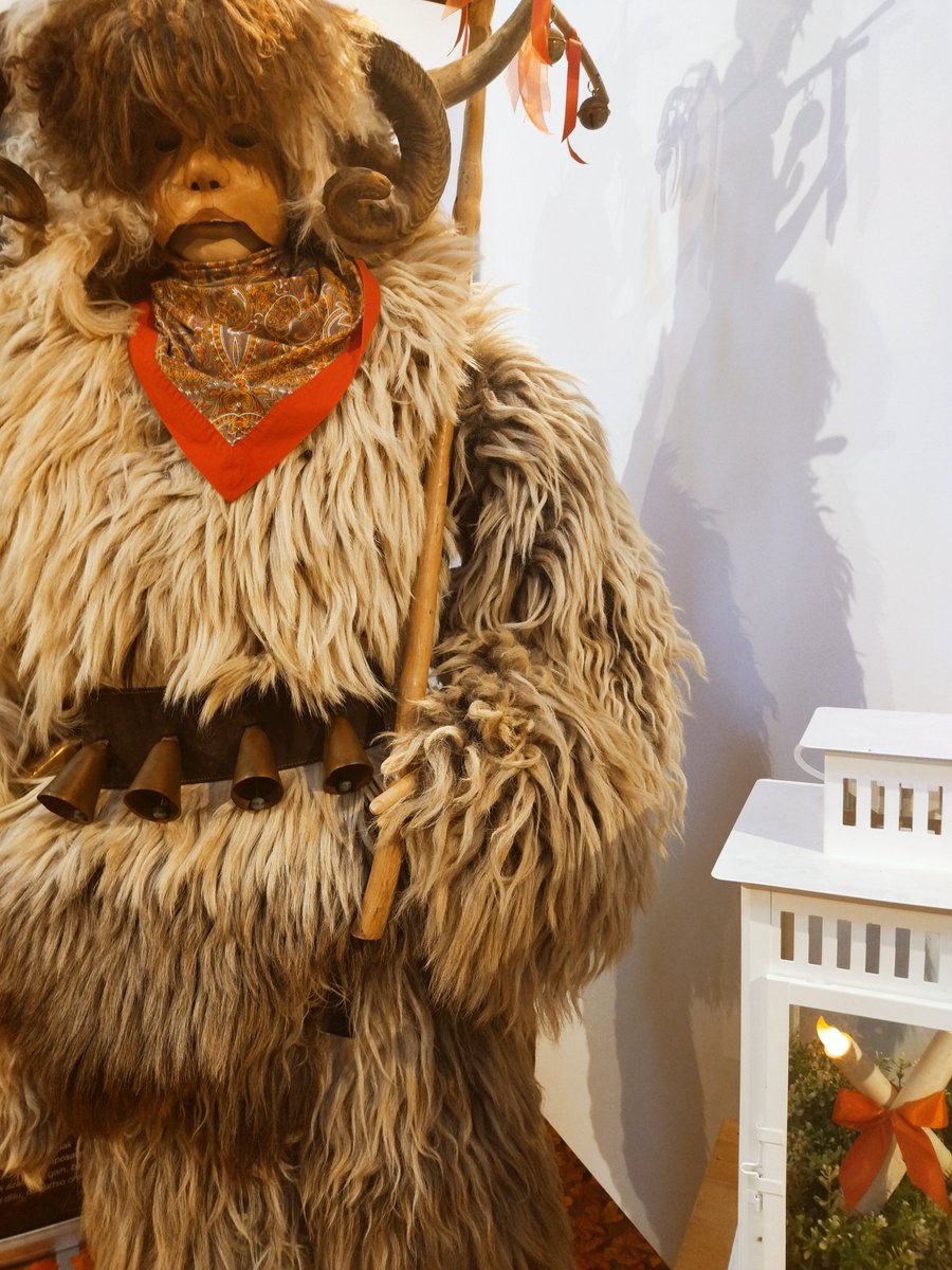 🚩 L'#EXPO Argi Begiak - Les #chemins de la #lumière par la Cie Maritzuli propose un parcours au fil du calendrier #traditionnel prenant place entre la nuit et le jour.
✨ Une invitation à découvrir le sens de ces #célébrations... <a href="/Ville2Biarritz/">Ville de Biarritz</a> <a href="/DestinationBtz/">Destination Biarritz</a> <a href="/guidepaysbasque/">GUIDE DU PAYS BASQUE</a>