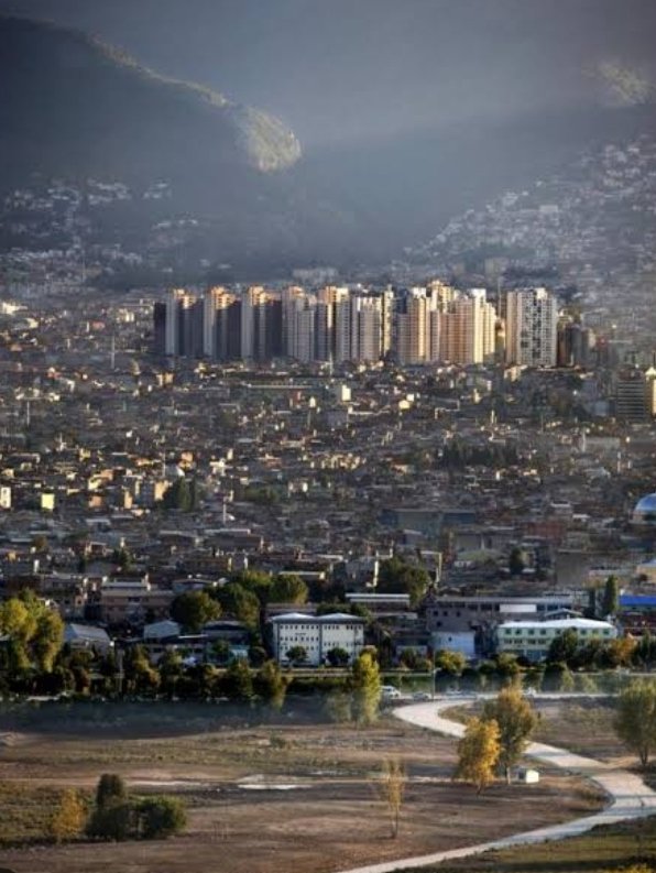 Senin "GERÇEK BELEDİYECİLİK" dediğin şey ranttır, gerisi lafı güzaftır. Tıpkı adalet dediğinde kendine yontman, kalkınma dediğinde cebini doldurman gibi. Allah bu millete akıl versin...