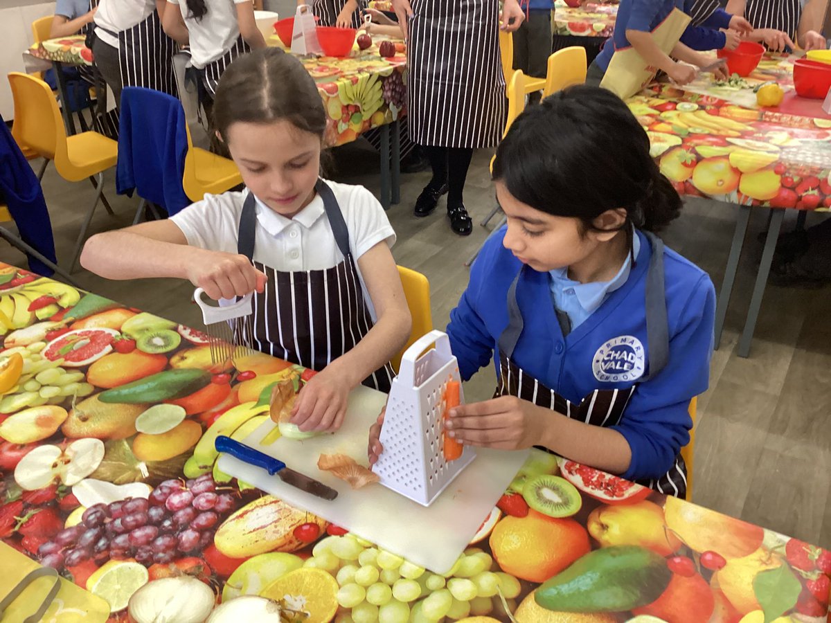 chadvaleprimary's tweet photo. #4vale We made the most delicious vegetable paella. Cutting and chopping a range of vegetables https://t.co/Mrcf6Qk5P9