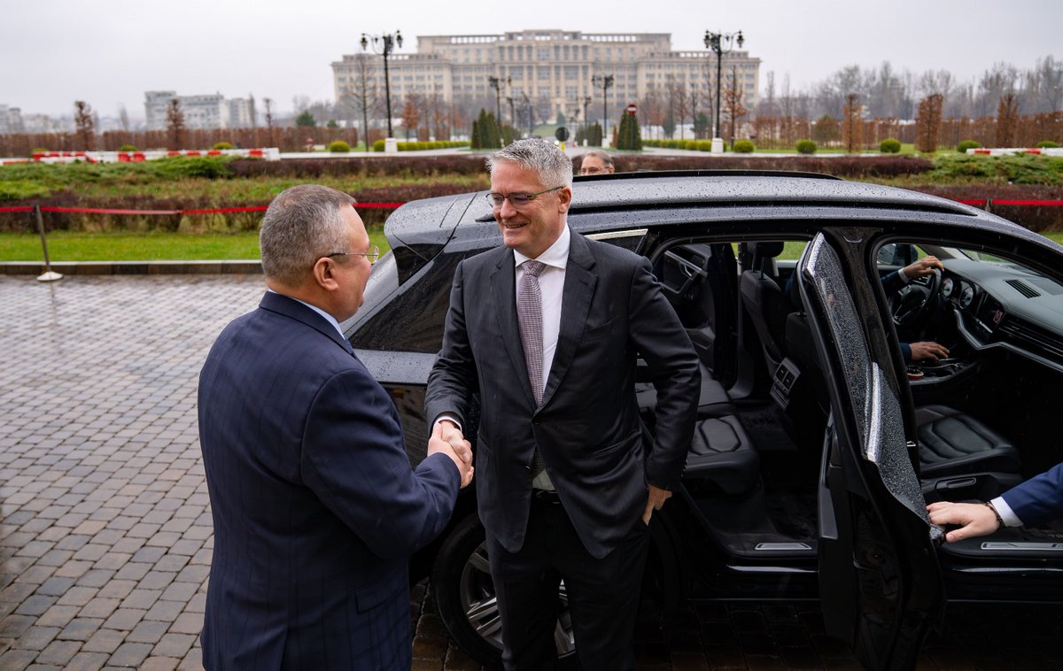 Delighted to welcome the <a href="/OECD/">OECD ➡️ Better Policies for Better Lives</a> Sec-Gen <a href="/MathiasCormann/">Mathias Cormann</a> to Bucharest. Alongside members of the special Committee for 🇷🇴’s #OECD accession, we exchanged views on the Economic Survey, the role of Parliament in the accession process and the benefits it brings to 🇷🇴 and its citizens.