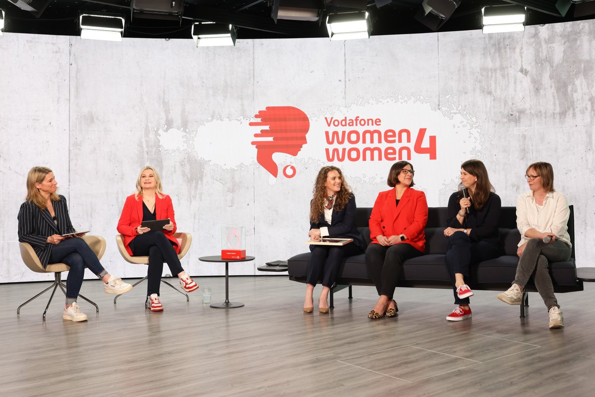 Weniger Worte, mehr Taten, maximaler Impact! 💪 Das braucht es für mehr #Gleichberechtigung im Arbeitsumfeld. Und diese Taten hat unser #Women4Women Netzwerk mit dem #ImpactAward ausgezeichnet. 🏆 Danke an alle Gewinnerinnen &amp; Gewinner für den starken Einsatz! ❤️