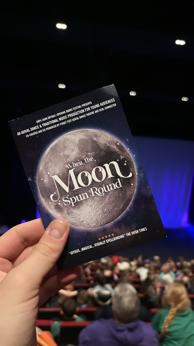 Showtime! First show today, When the Moon Spun Round by @fidgetfeetdance @aberystwytharts @AradGoch #Gwylagordrysau @tya_cymru @ASSITEJ @AssitejUK p.s note the manicure lol #celfyddau #theatre