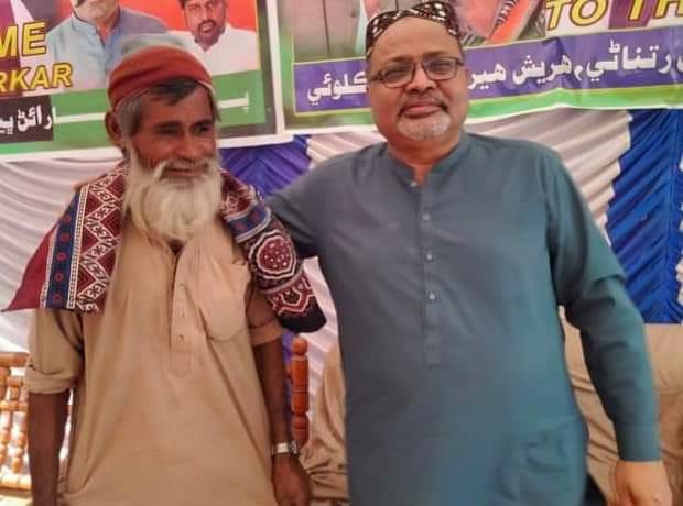 SurendarValasai's tweet photo. Receiving greetings and pleasantries from my childhood friends Mama Shivo, Attaullah Lund and Malook Khoso in hometown Kaloi, Tharparker following being elected #PPP #MPA for the second time. https://t.co/vyOqFtY8rC