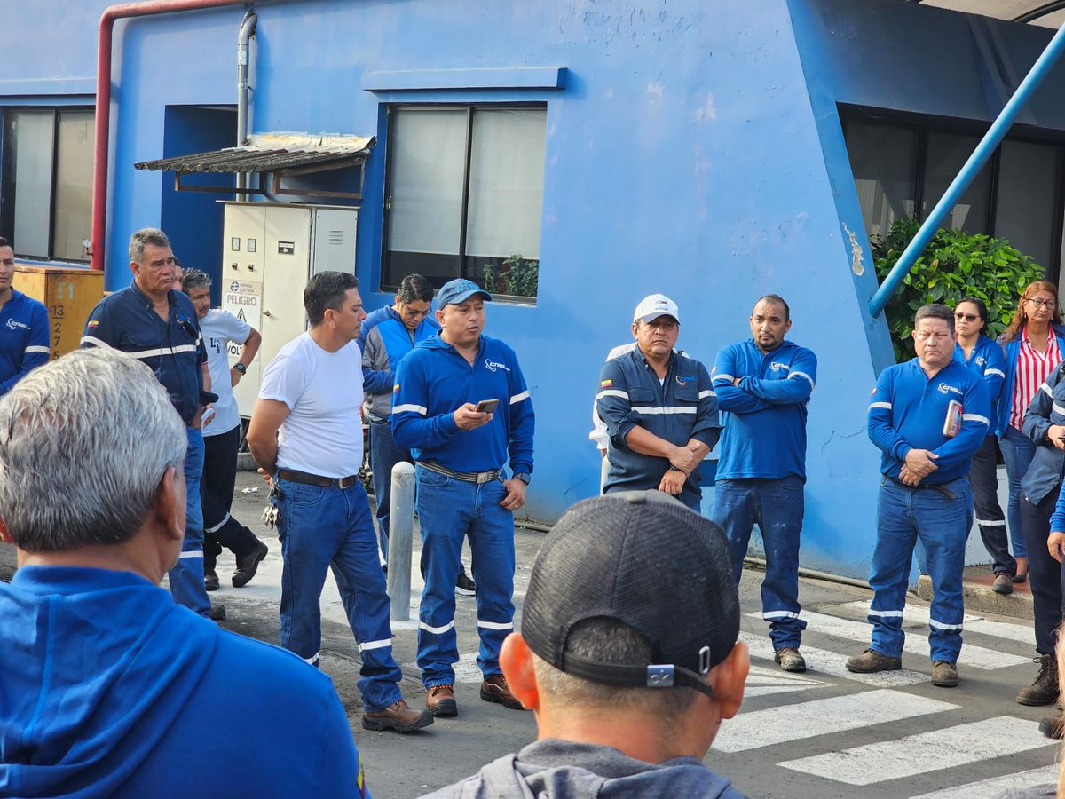 sitraung1's tweet image. Socializando con los compañeros y dando a conocer los Puntos tratados en la Reunión Obrero Patronal del día Lunes 11 de Marzo.
Seguimos firmes y unidos en la lucha por nuestros derechos...