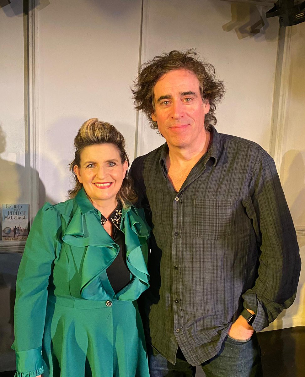 We had the wonderful Stephen Mangan ( pictured with writer/ performer Kate Kerrigan) in to watch last night . If he says the show is 'very funny and very moving ' who are we to disagree! @SE11WhiteBear #londontheatre #youngsbrewery