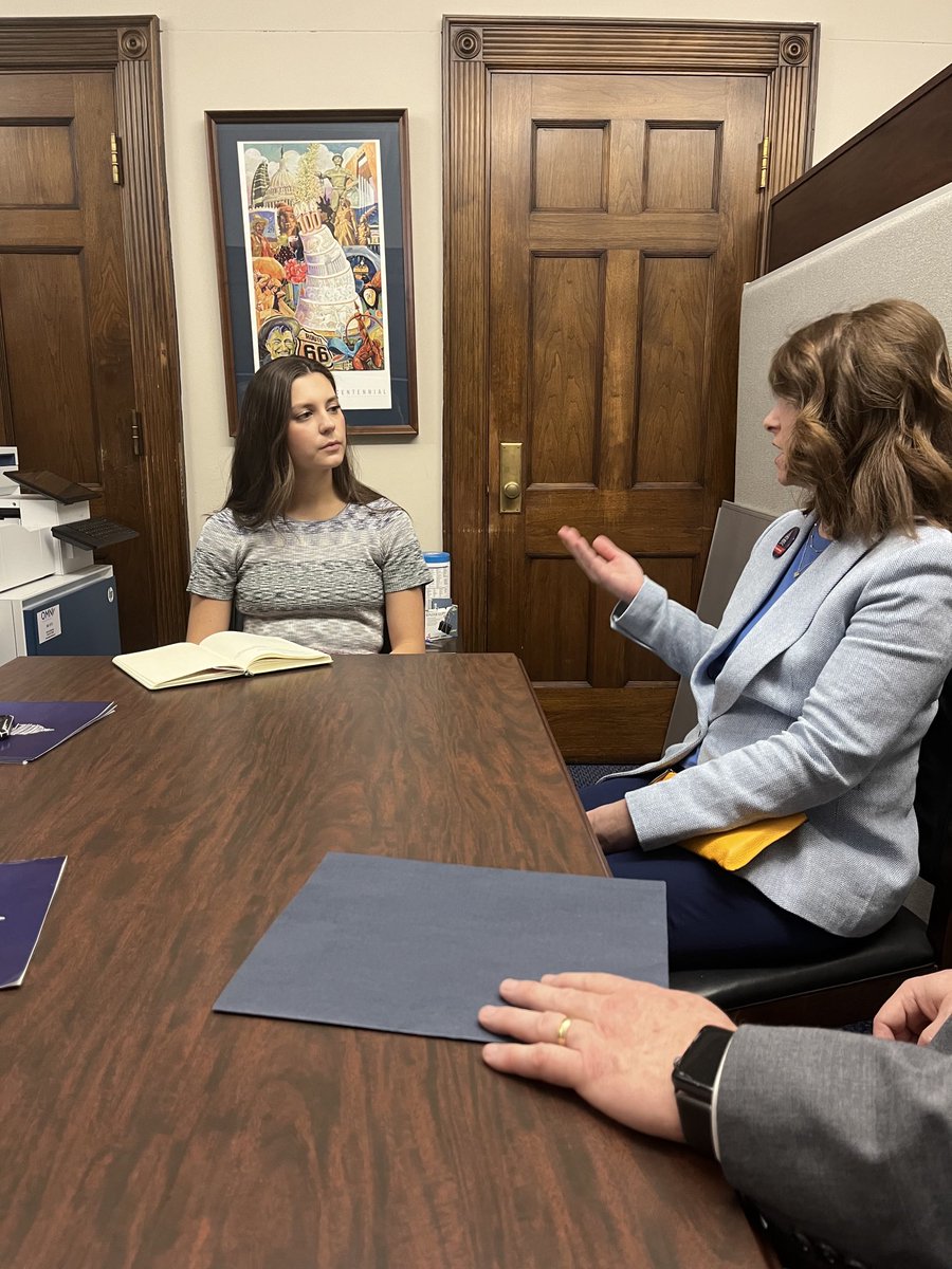 Chris_MLeGrande's tweet photo. ⁦@OASSP1⁩ President @bar70294 explaining the importance of loving kids when interviewing alternatively certified teacher candidates. Thank you ⁦@repkevinhern⁩ staffer Kirby Tidmore for listening and learning. #PrincipalsAdvocate ⁦@NASSP⁩ ⁦@CCOSA⁩ https://t.co/fB5vmm1haX