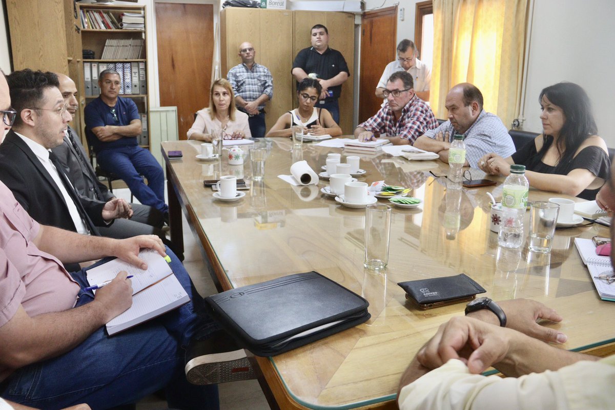 perezpablo76's tweet photo. Sigue el trabajo de Comisiones 🏛️
La temática del encuentro sigue siendo la de coordinar acciones en conjunto entre los tres poderes para mejorar la funcionalidad de los mismos buscando herramientas que aceleren los procesos en cada una de las instituciones. https://t.co/kdKph0u7i3