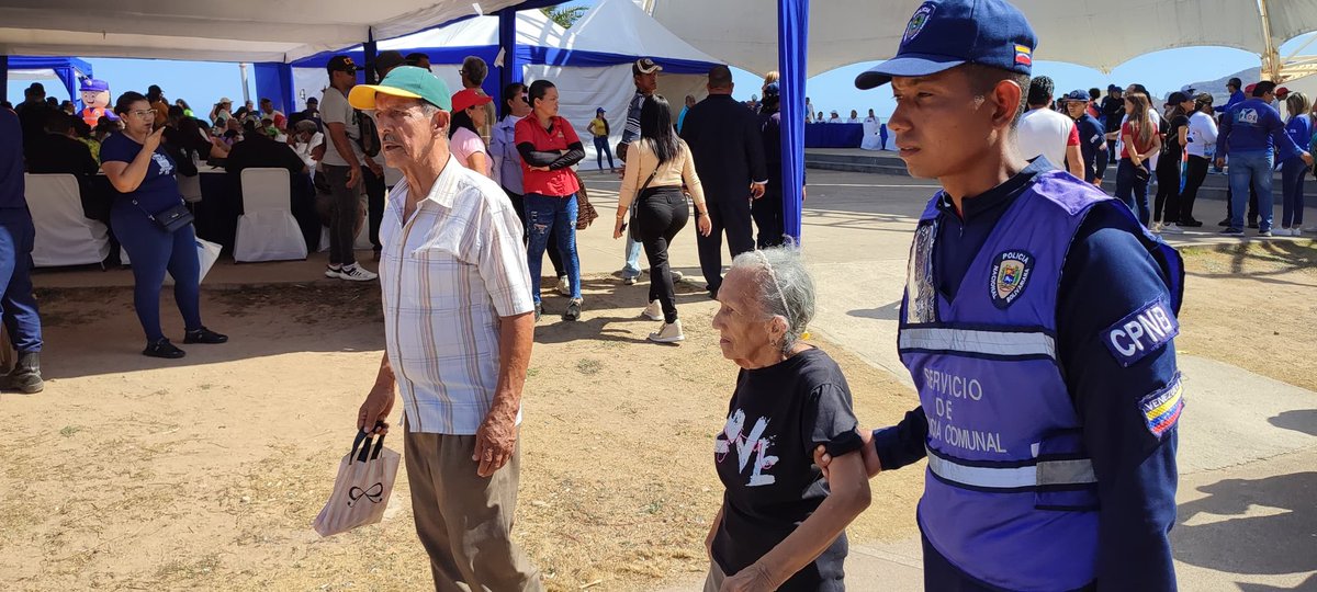 #13MAR || Tal como lo instruyó el Pdte. <a href="/NicolasMaduro/">Nicolás Maduro</a>, a través del padrino del edo. Sucre, AJ. <a href="/CeballosIchaso/">A/J REMIGIO CEBALLOS</a>, el día de hoy se desarrolla desde Carúpano, una jornada de atención social del 1x10 del Buen Gobierno.

#RumboAlFuturo #13MAR