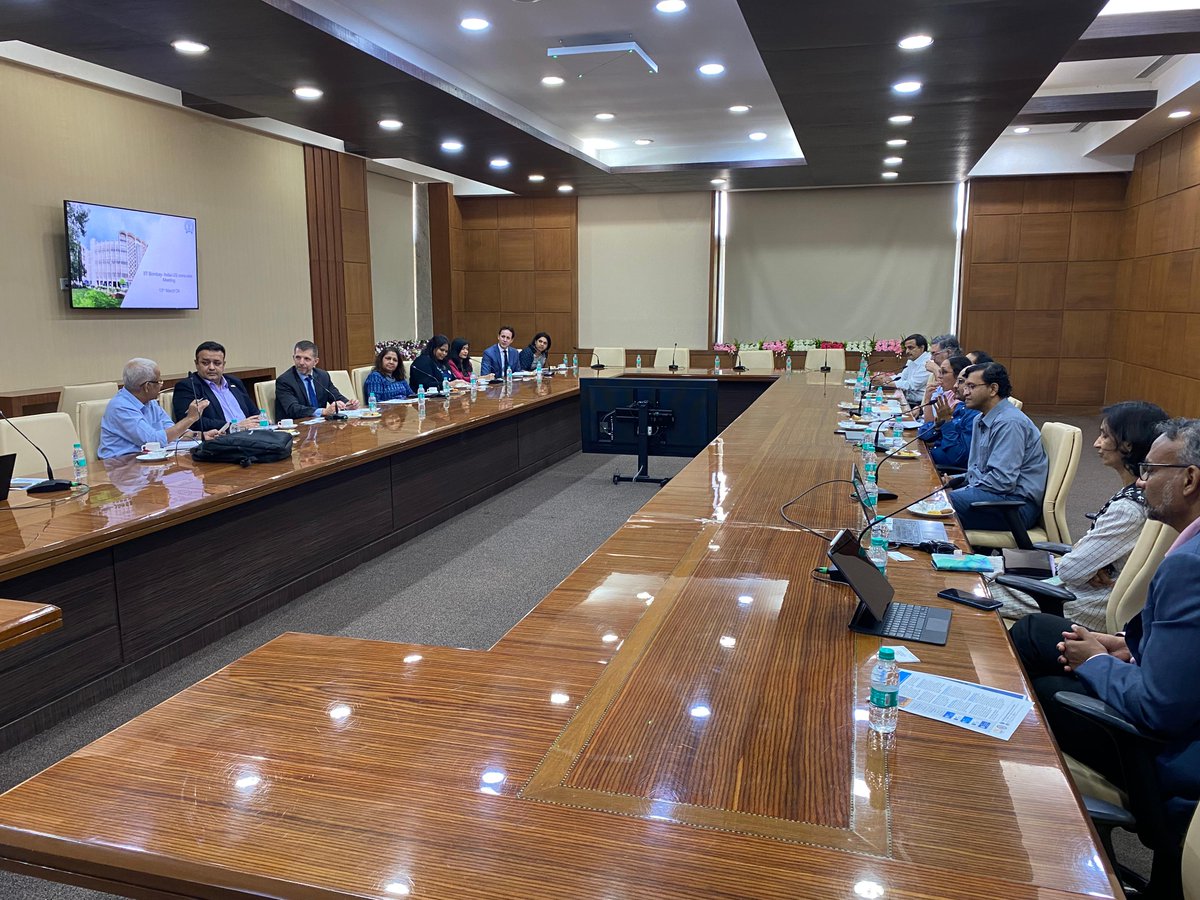#CGHankey visited <a href="/iitbombay/">IIT Bombay</a> to learn about their initiatives on cybersecurity and climate action. He was impressed by the Trust Lab that works towards the development of a secure and trustworthy digital environment, as well as the Green Energy and Sustainability Hub that aims to