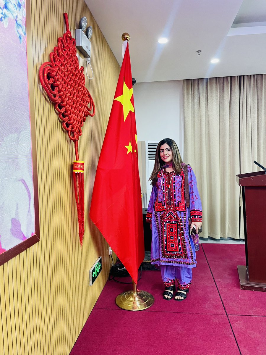 HlHadeel's tweet image. It was a pleasure to meet again with H.E YANG YUNDONG CG OF THE PEOPLE'S REPUBLIC OF CHINA 🇨🇳 IN KARACHI. Attended the Celebration of International Women's Day at Consulate General of China.
Gratitude for the great hospitality 🙏 Your kindness &amp;amp; deep love for🇵🇰 is truly admirable