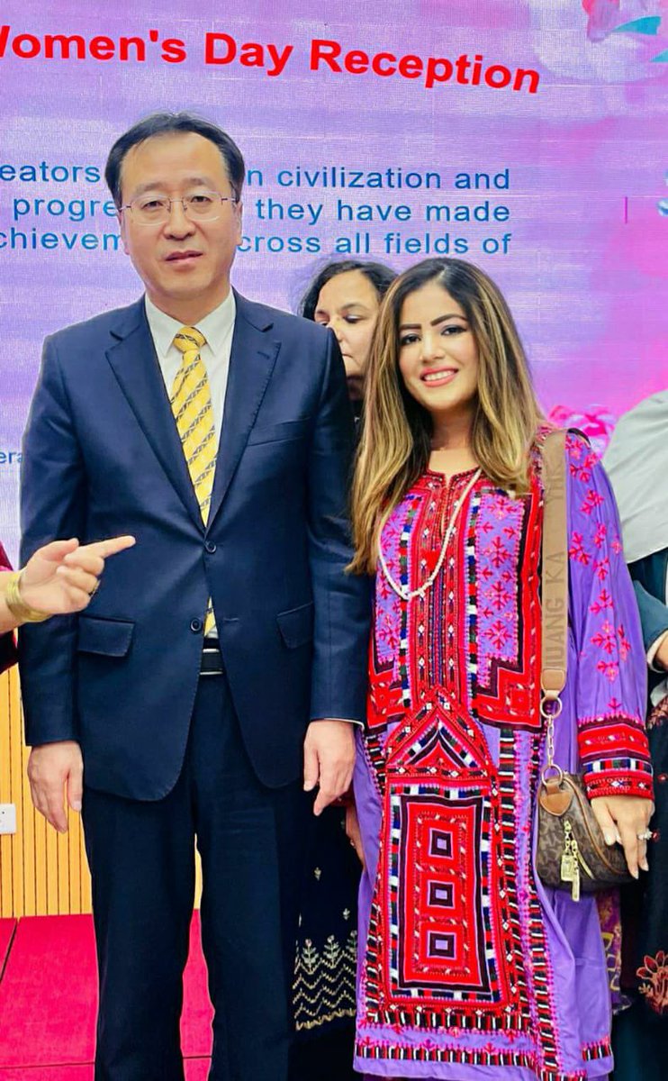 HlHadeel's tweet image. It was a pleasure to meet again with H.E YANG YUNDONG CG OF THE PEOPLE'S REPUBLIC OF CHINA 🇨🇳 IN KARACHI. Attended the Celebration of International Women's Day at Consulate General of China.
Gratitude for the great hospitality 🙏 Your kindness &amp;amp; deep love for🇵🇰 is truly admirable
