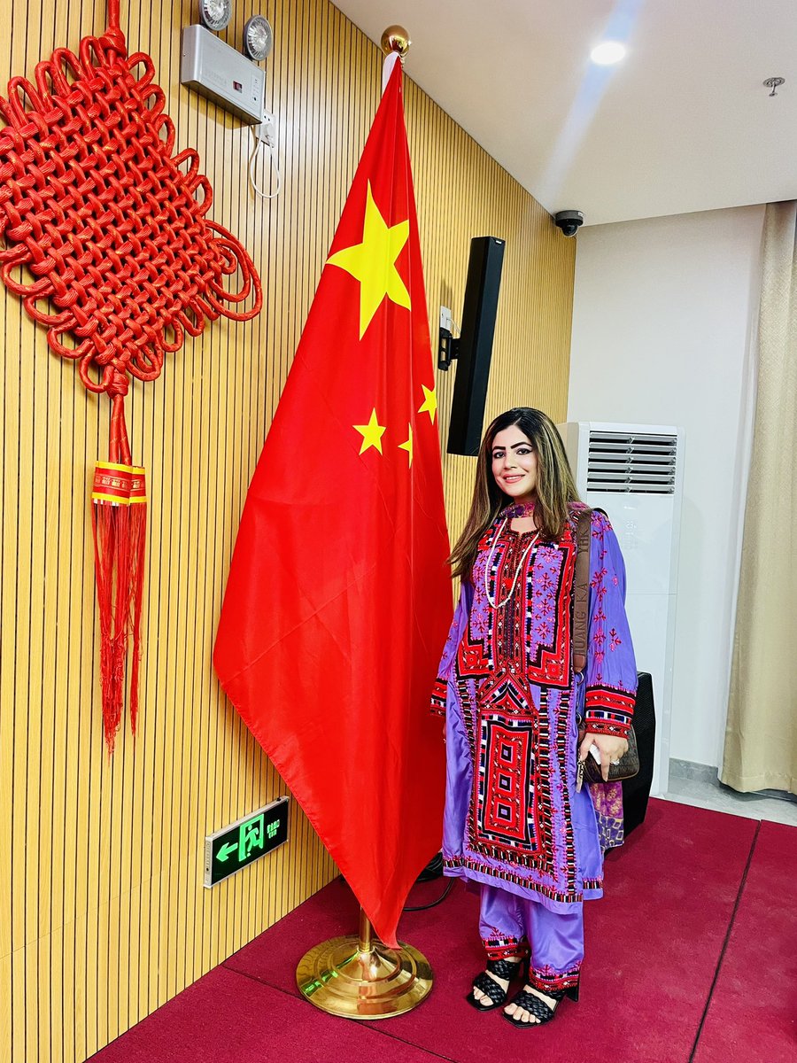 HlHadeel's tweet image. It was a pleasure to meet again with H.E YANG YUNDONG CG OF THE PEOPLE'S REPUBLIC OF CHINA 🇨🇳 IN KARACHI. Attended the Celebration of International Women's Day at Consulate General of China.
Gratitude for the great hospitality 🙏 Your kindness &amp;amp; deep love for🇵🇰 is truly admirable