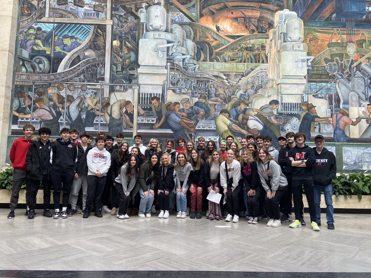 Our AP US History, Spanish 3 and Scholastic Art honorees recently took a trip to the @DIADetroit and toured @CCS_Detroit.