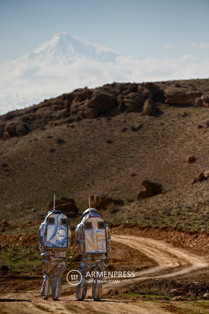 armenpress's tweet photo. 🔴One of the stops on the way to Mars is #Armenia. Imaginary #Mars in #Armash
📸Photos by Hayk Manukyan, Gevorg Perkuperkyan
https://t.co/fbLVbznH8G https://t.co/m0oZ0kZoyv