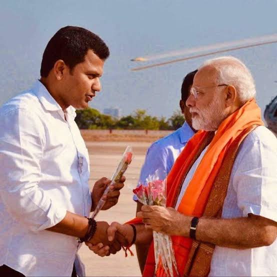 vinyasshetty's tweet photo. A soldier who served in the Indian Army's Gorkha Regiment.
An alumnus of IIM, an intellectual with deep insights on diverse subjects.
A political and cultural activist who has spearheaded Mangaluru Kambala and Literature Festival.
(1/2) https://t.co/NrU7bbeCTS