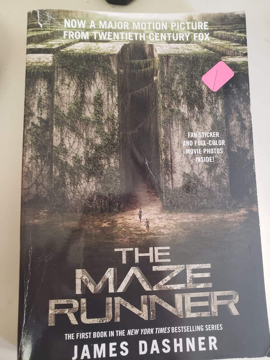khundertale's tweet image. @jamesdashner 

I found this movie cover of The Maze Runner and it still has the sticker!

#DashnerArmy