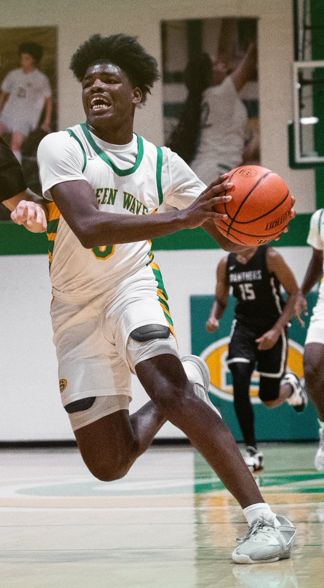 Congratulations to @YannickSmith11 on being selected as the Region 7AAAAA Player of the Year. This is his 2nd outright honor after sharing the award as a sophomore. He is headed to East Carolina University to play wide receiver. @GWaveHoops @Dyrell_Roberts