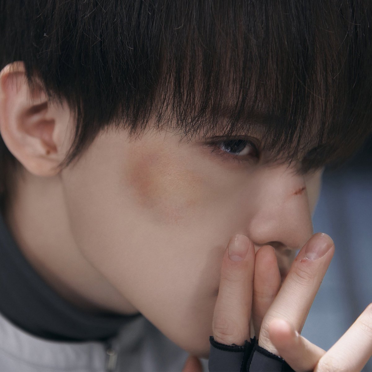 Asakurfa's tweet photo. Above the destiny that’s stretched so far, an eternal life guiding me into the endless journey among the jail that paint all of the sorrows. We yelling an escape together. In sacrifice, we find the reason why. My eyes blinked at mortal life after a torturous eternity. https://t.co/GDOJujOhFm