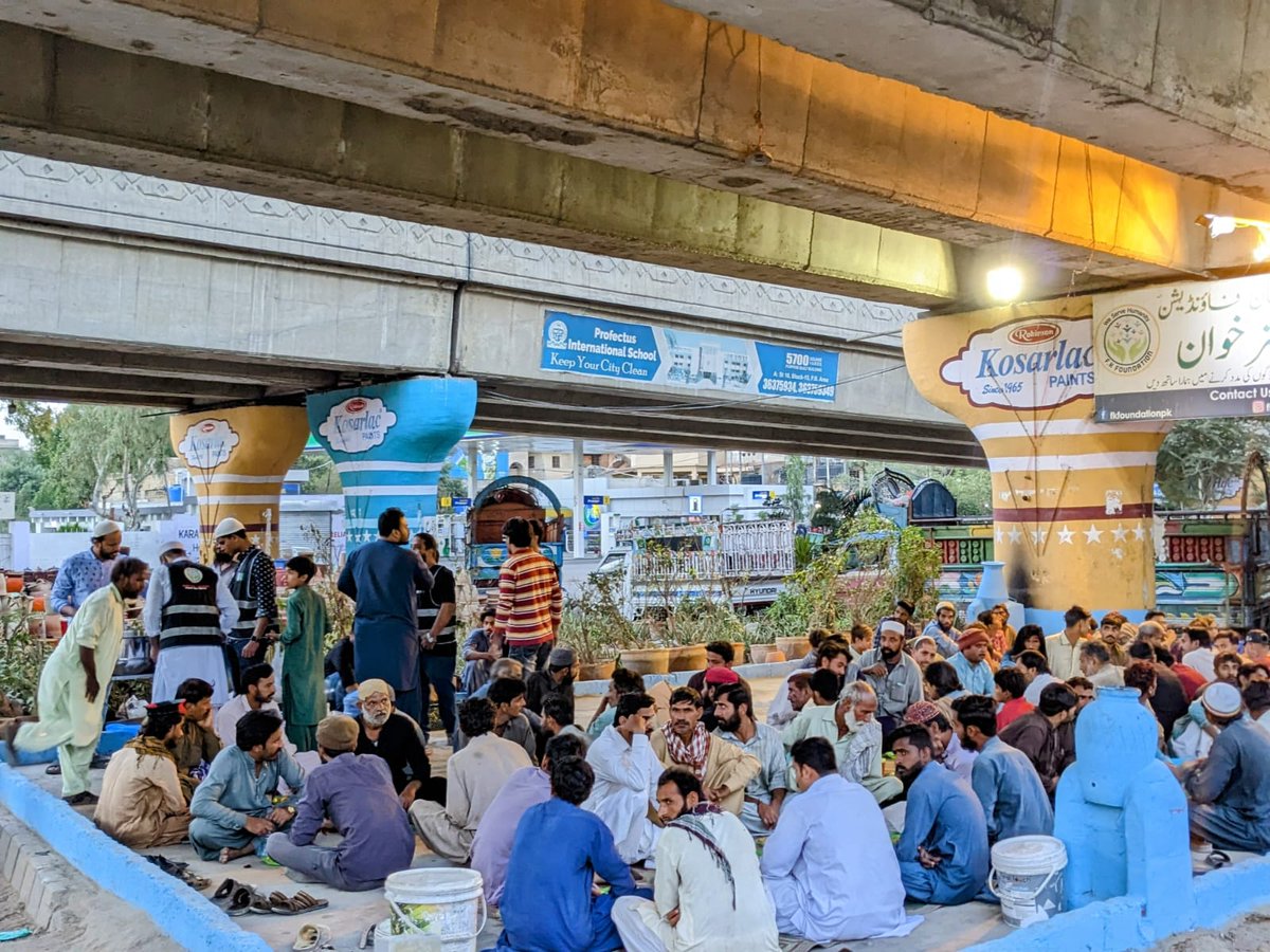 FkFoundationpk's tweet photo. Assalam.o.Alikum
Har saal ki tarha is saal bhe F.K Foundation ka iftar dasterkhawn saaj chuka hai raheegir wa musafreen k liye bheta kar iftar ka ehtimam bhe kiya gaya ai is kharee khair ma hamra sath dye.
#fkfoundation
#fkfoundationramzan2024
#Ramzan2024 https://t.co/6qv4PGkFCD
