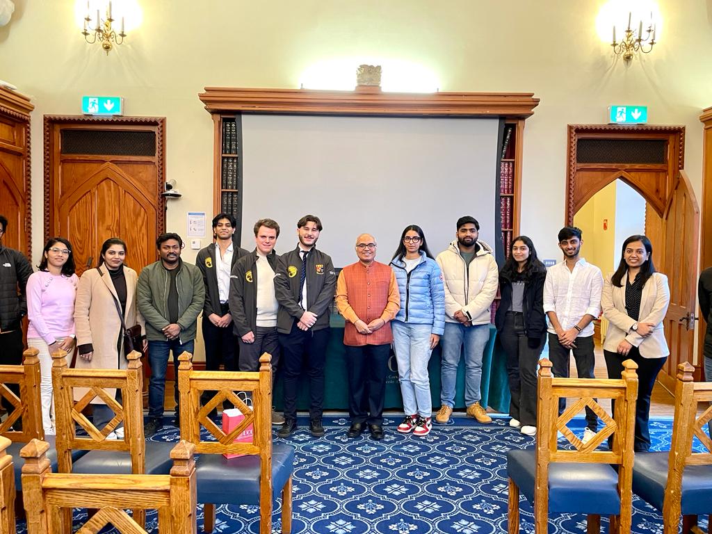 Ambassador of India to Ireland, H.E. Shri @AkhileshIFS attended an event organised by the Economics Society at @UCC. Ambassador also shared his views on the fast-growing Indian economy and its future under the present leadership. @MEAIndia @IndianDiplomacy