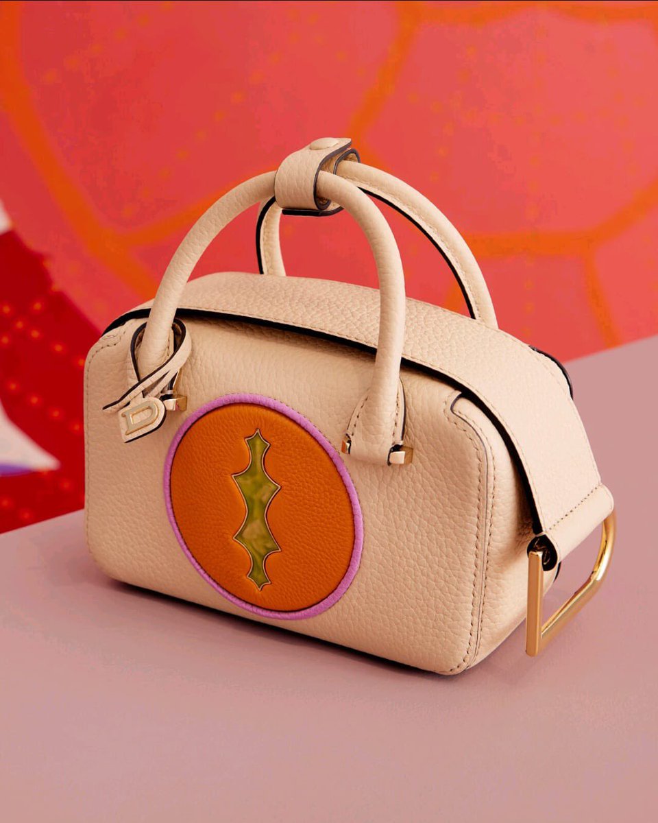 DelvauxHarrods's tweet photo. The collaboration with Belgium artist-Kasper Bosmans. 
#harrods #delvaux #london #fashion #fashionstyle #delvauxbags #brillant #デルヴォー #タンペート #ランゴー #クールボックス #ブリヨン #명품가방 #명품가방추천 #델보 https://t.co/6Vk92pgc7o