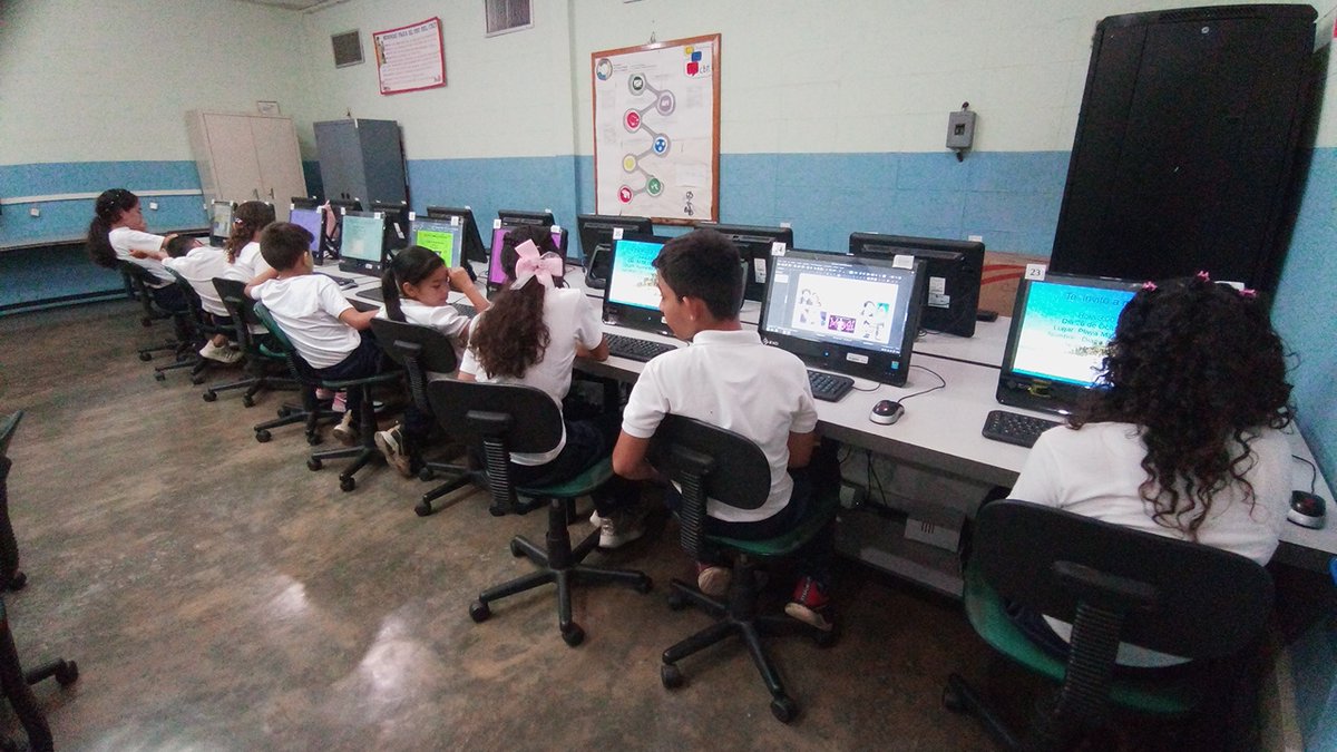 FundabitBnas_Mb's tweet photo. Formación integral de nuestros estudiantes aplicando LibreOffice IMPRESS. Niños de 5º Grado. Creación y diseño. Llamativas tarjetas para toda ocasión. Las TIC como proceso continuo y participativo.
@NicolasMaduro
@_LaAvanzadora
@MPPEDUCACION
@Fundabit_
@FundabitBarinas https://t.co/iOo0MQZwBK
