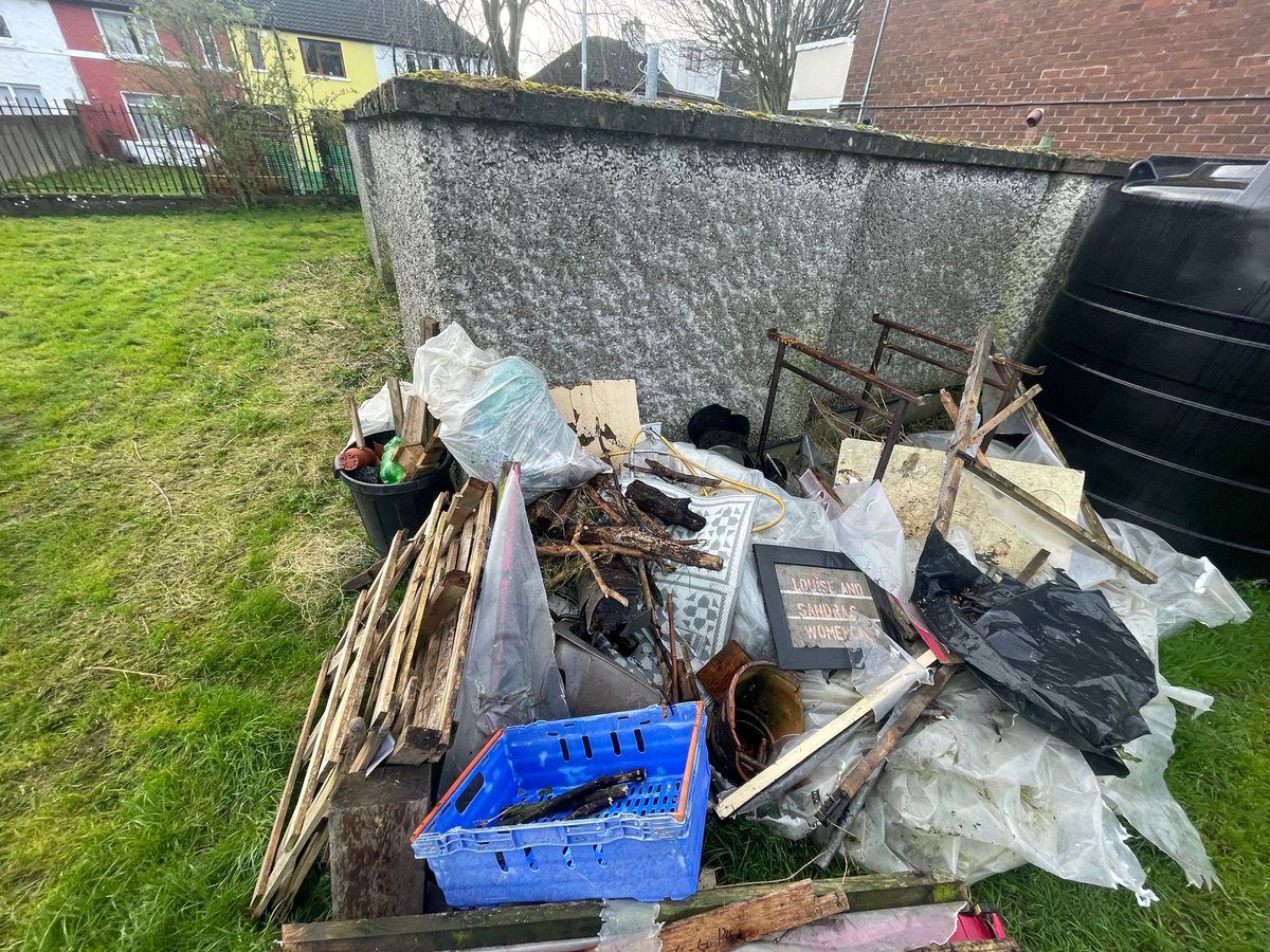 BloominCrumlin's tweet photo. Over the weekend, volunteers cleared out rubbish &amp; removed the old damaged plastic from our new community poly tunnel. It's now ready for the planting season to support the planters in the area, the community garden and more 🍓🌷 https://t.co/J5LqkN3amq