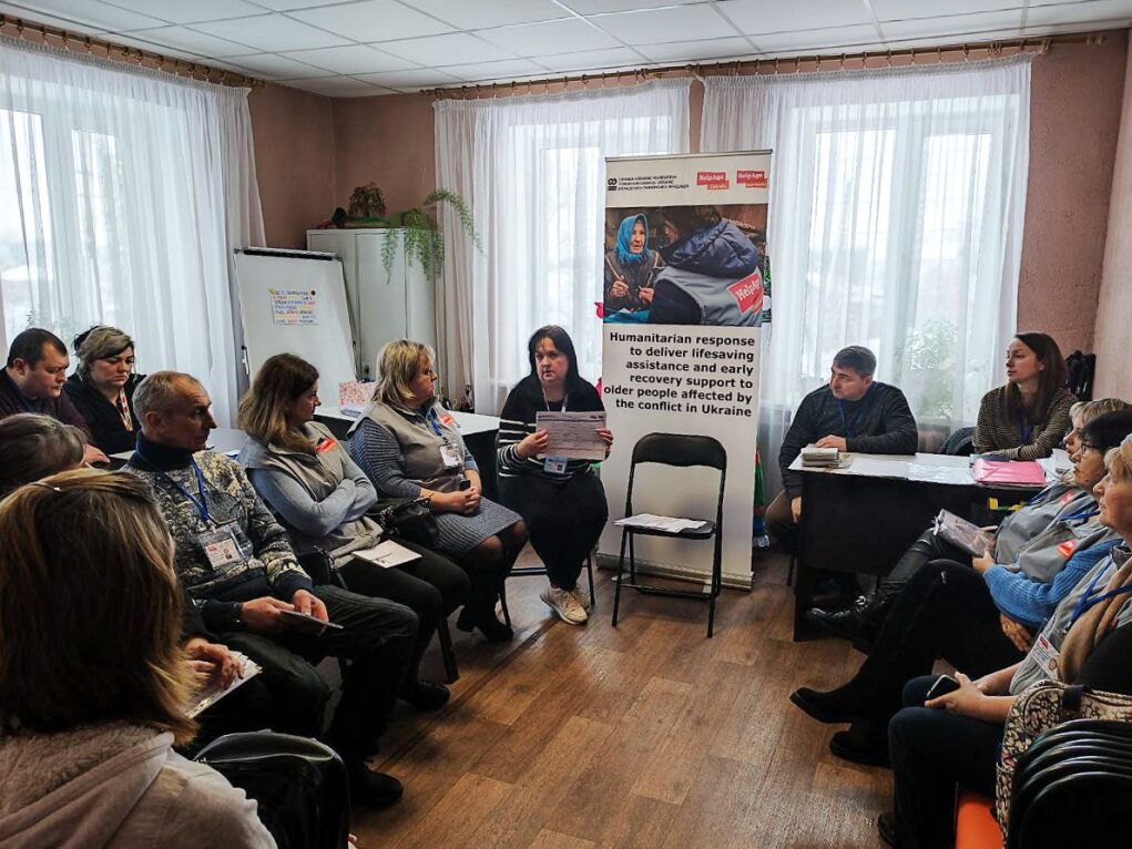 HelpAge team in action! ✨ 40 social workers in #Ukraine received training on the specifics of communicating with older people during home-based care. Thanks to our partner @CUFCanada 🇺🇦