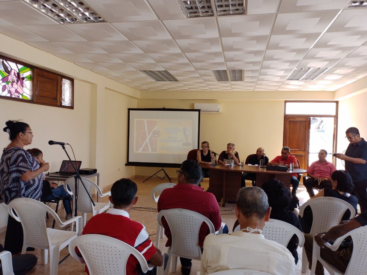 Se realiza Asamblea X Congreso de la @UNEAC_Cuba  de Cine, Radio y TV en #Guantánamo. 
Se debate sobre retos de los medios audiovisuales: perfeccionamiento de los procesos de producción, formación de especialistas, incremento de la calidad y la creatividad. #JuntosPodemosMás
