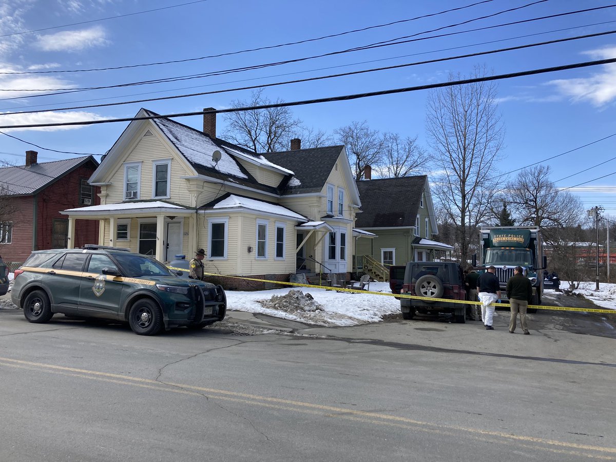 #HappeningNow We now know the name of the person arrested in connection with two suspicious deaths in the Northeast Kingdom. 

VSP Crews are still on scene. 

I’ll have the latest details starting at <a href="/MyNBC5/">MyNBC5</a> at Noon